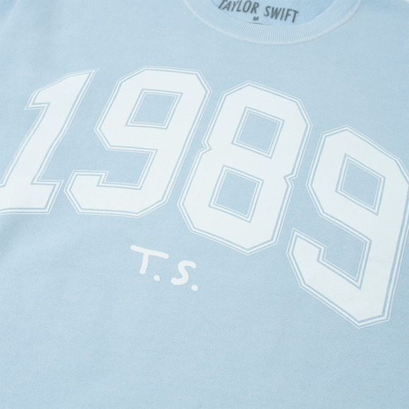 Official Taylor Swift 1989 Crewneck Medium IN HAND - FAST SHIP NOW!! - SOLD OUT - Picture 4 of 4